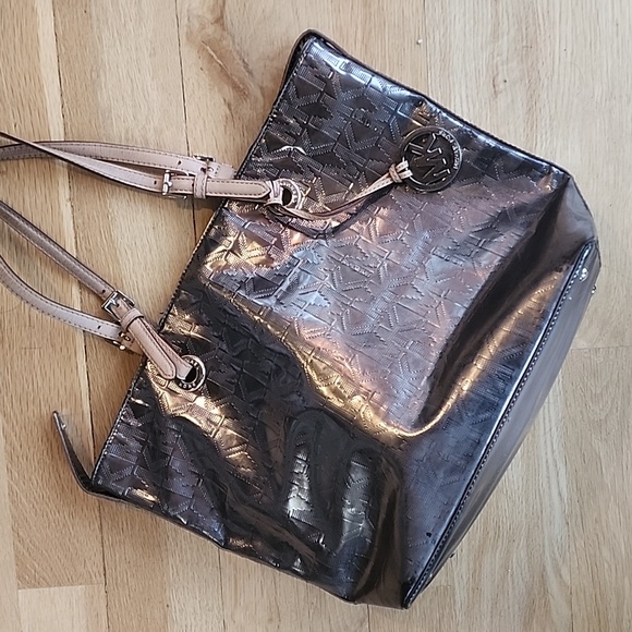 Michael Kors Gun Metal Metallic Jet Set Tote Bag - Picture 3 of 17